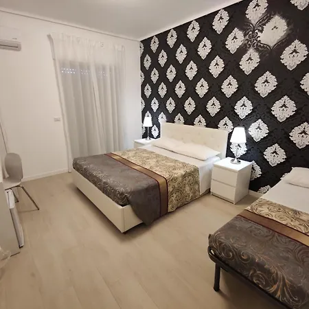 Sami Due - Teatro A 400 Mt - Ortigia A 1500 Mt - 3* Syracuse